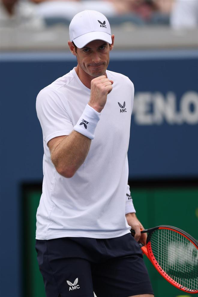 费德勒焦点对战,穆雷与80激战雄鹿分钟,表现优异胜负难料!赢得满堂喝彩 费德勒焦点对战,穆雷与80激战雄鹿分钟,表现优异胜负难料!赢得满堂喝彩