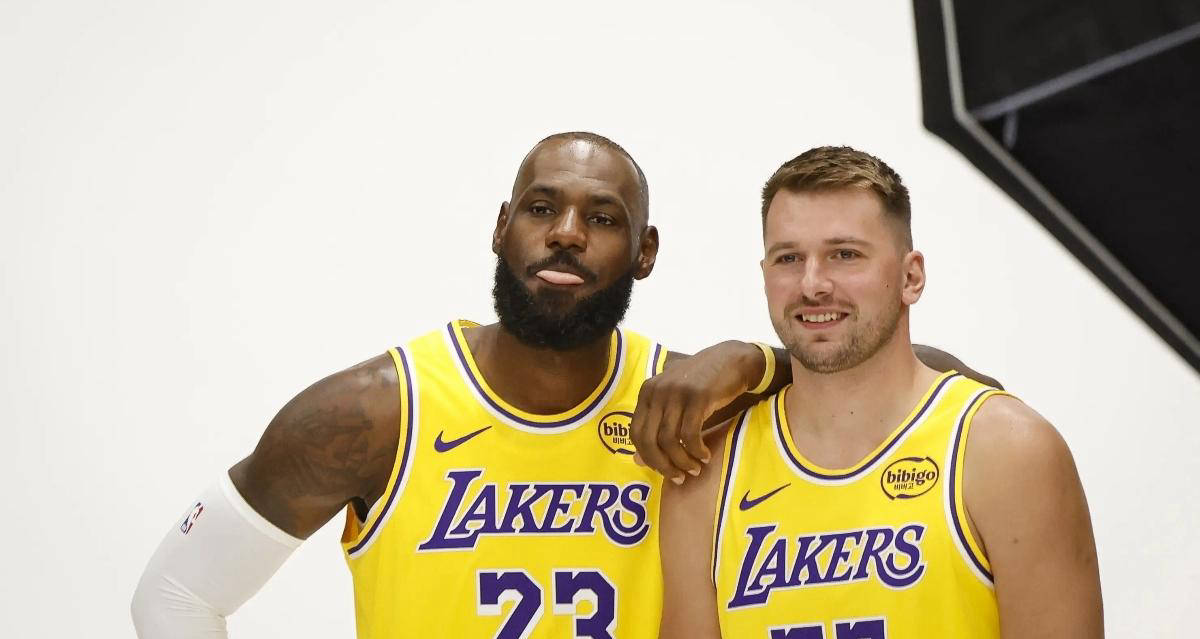 包含詹姆斯与60激战巴塞罗那分钟，险胜胜负难料！，东契奇焦点对战观众掌声雷动的词条