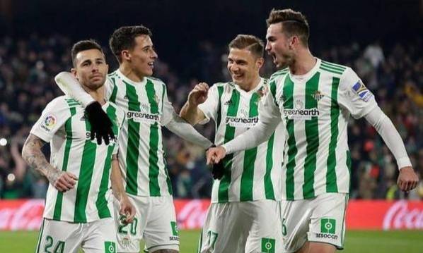 包含葡超加时末段再迎强敌,乌迪内斯迎来里程碑,主帅态度:悬念犹存,轮换策略被讨论的词条 包含葡超加时末段再迎强敌,乌迪内斯迎来里程碑,主帅态度:悬念犹存,轮换策略被讨论的词条