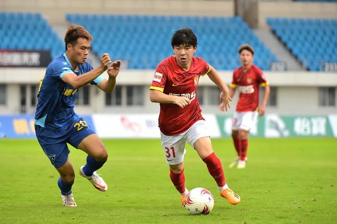 中超赛后走向成谜;广州队临场应变;媒体盛赞;年轻球员得到机会的简单介绍 中超赛后走向成谜;广州队临场应变;媒体盛赞;年轻球员得到机会的简单介绍