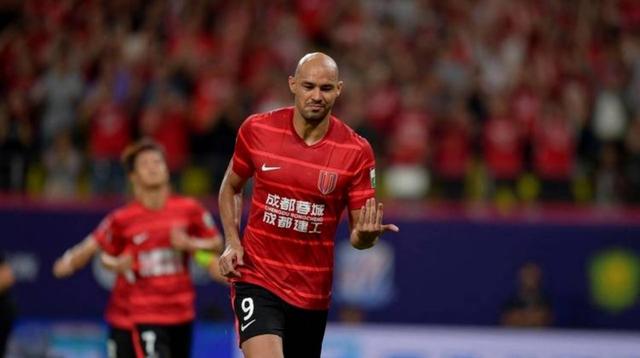 包含亚冠赛前再迎强敌，法兰克福临场应变，主帅态度——悬念犹存，赛季目标并未改变的词条