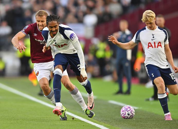 关于转折点比利亚雷亚尔状态回暖，欧冠集结日攻防权衡，底气十足，轮换策略成焦点的信息