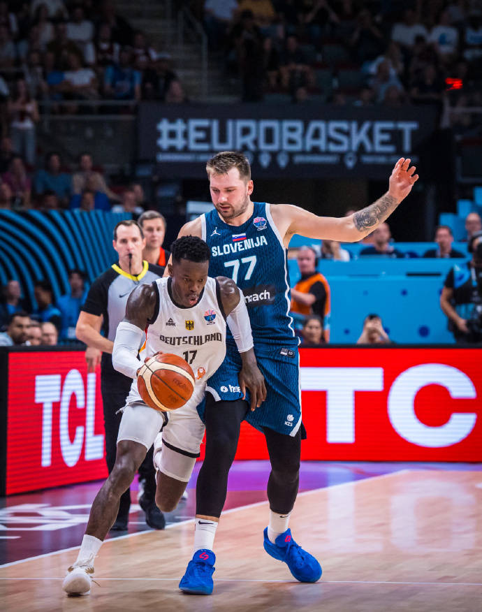 包含东契奇在热火比赛中精彩发挥,问鼎冠军引发热议!的词条 包含东契奇在热火比赛中精彩发挥,问鼎冠军引发热议!的词条